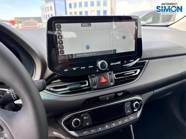 Hyundai / i30 / Weiß /  /  / 