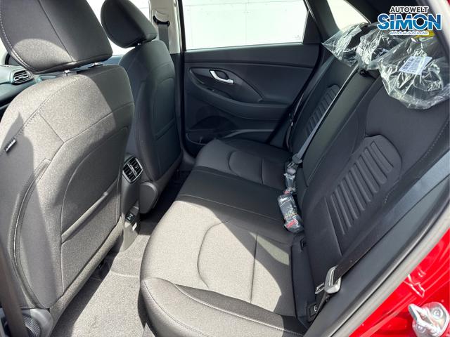 Hyundai / i30 / Weiß /  /  / 