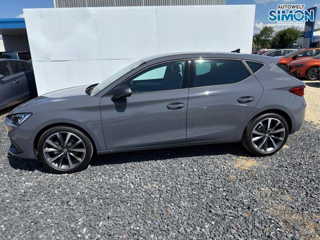 Seat / Leon / Weiß /  /  / 