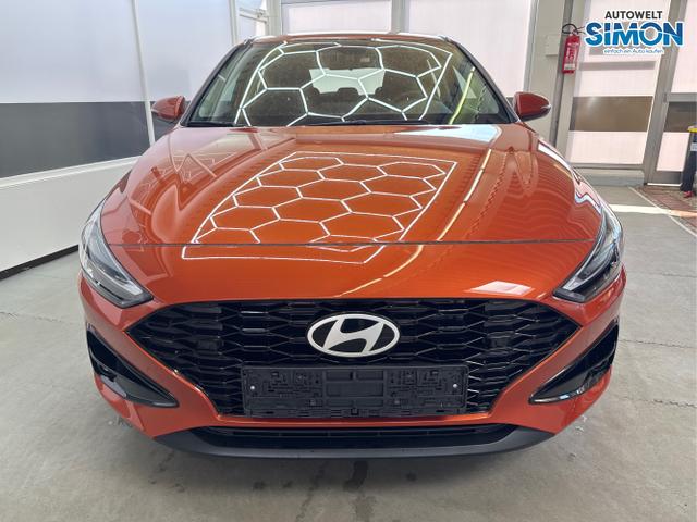 Hyundai / i30 / Orange /  /  / SHZ NAVI ALU LED RFK PDC