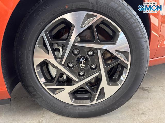 Hyundai / i30 / Orange /  /  / SHZ NAVI ALU LED RFK PDC