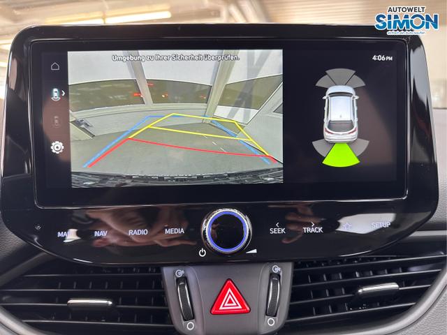 Hyundai / i30 / Orange /  /  / SHZ NAVI ALU LED RFK PDC