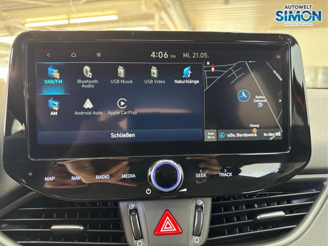 Hyundai / i30 / Orange /  /  / SHZ NAVI ALU LED RFK PDC