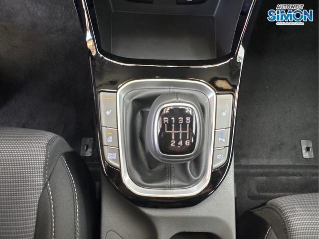 Hyundai / i30 / Orange /  /  / SHZ NAVI ALU LED RFK PDC