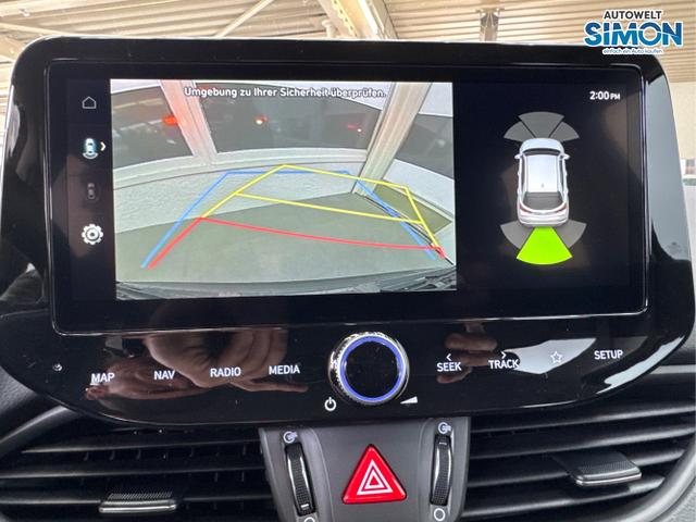 Hyundai / i30 / Grau /  /  / NAVI RFK LED PDC v+h