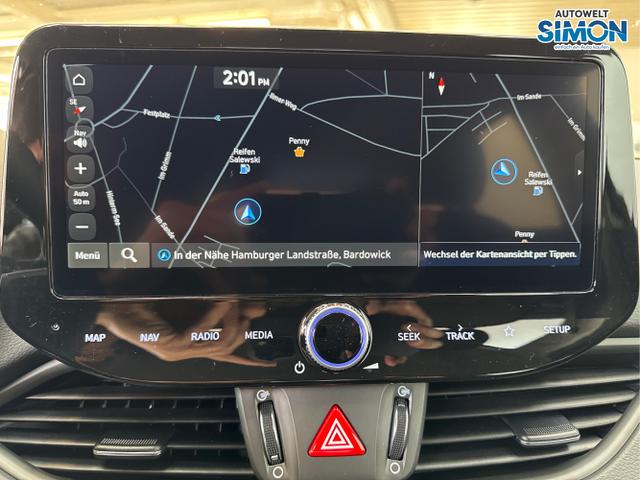Hyundai / i30 / Grau /  /  / NAVI RFK LED PDC v+h