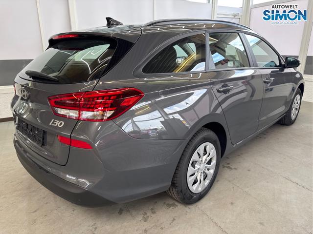 Hyundai / i30 / Grau /  /  / NAVI RFK LED PDC v+h
