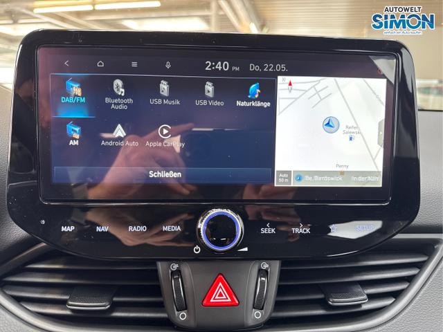 Hyundai / i30 / Orange /  /  / NAVI RFK LED PDC v+h