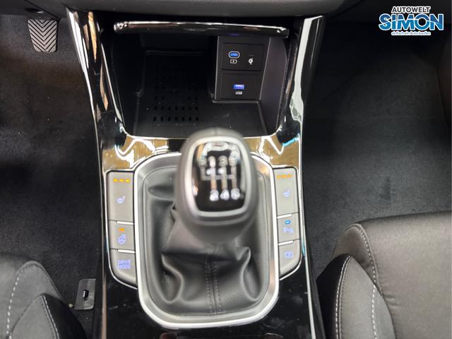 Hyundai / i30 / Weiß /  /  / SHZ NAVI KLIMAAUTOMATIK ALU SmartKey 