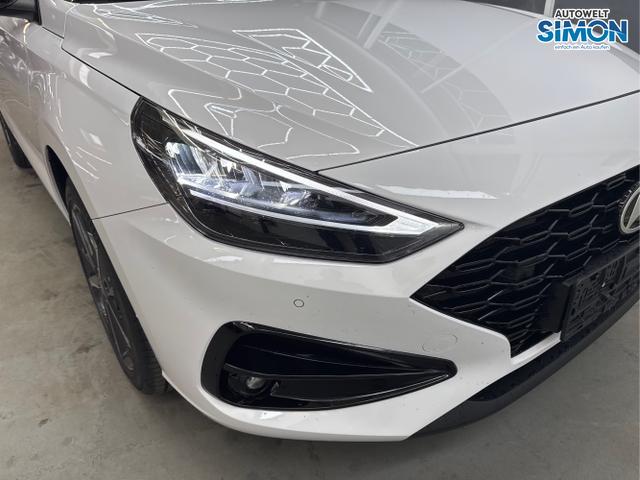 Hyundai / i30 / Weiß /  /  / SHZ NAVI KLIMAAUTOMATIK ALU SmartKey 