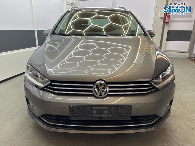Volkswagen / Golf / Grau /  /  / DSG AHK WP NAVI XENON 
