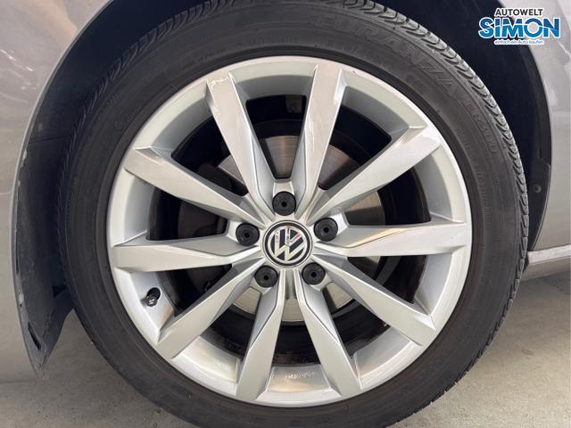 Volkswagen / Golf / Grau /  /  / DSG AHK WP NAVI XENON 
