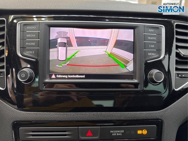 Volkswagen / Golf / Grau /  /  / DSG AHK WP NAVI XENON 