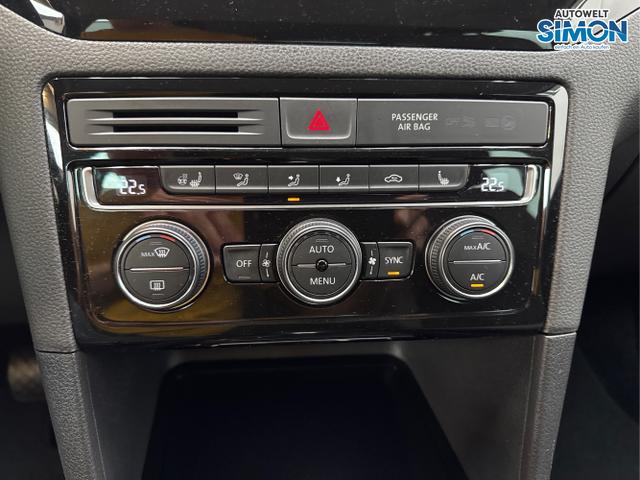 Volkswagen / Golf / Grau /  /  / DSG AHK WP NAVI XENON 