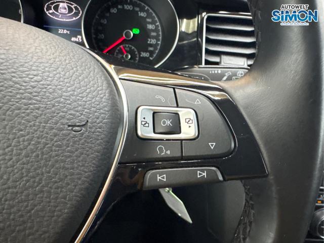 Volkswagen / Golf / Grau /  /  / DSG AHK WP NAVI XENON 