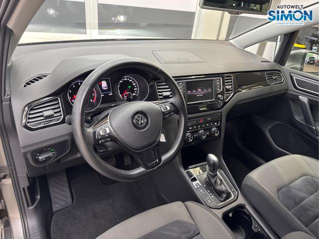 Volkswagen / Golf / Grau /  /  / DSG AHK WP NAVI XENON 