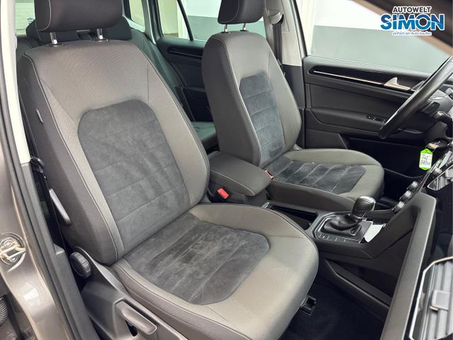 Volkswagen / Golf / Grau /  /  / DSG AHK WP NAVI XENON 