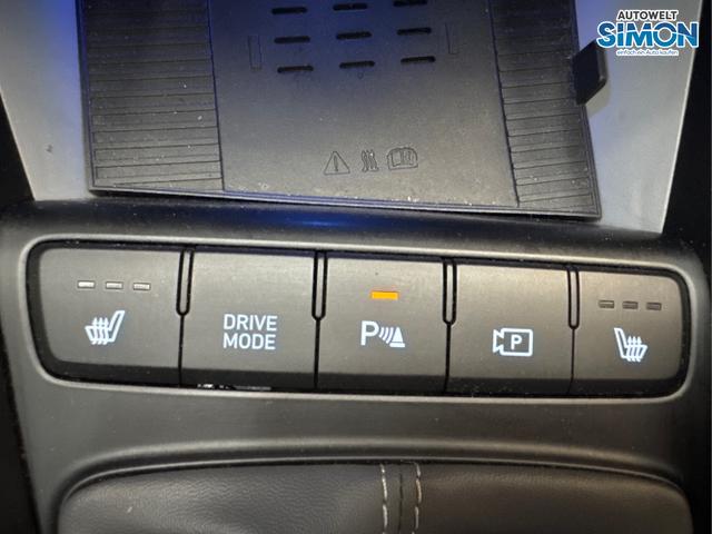 Hyundai / BAYON / Rot /  /  / AHK NAVI LED PDC v+h RFK SHZ v+h