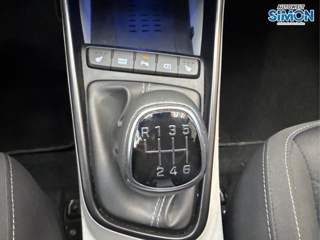 Hyundai / BAYON / Rot /  /  / AHK NAVI LED PDC v+h RFK SHZ v+h