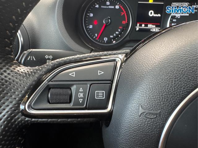 Audi / A3 / Rot /  /  / S-LINE ACC XENON SHZ PDC 
