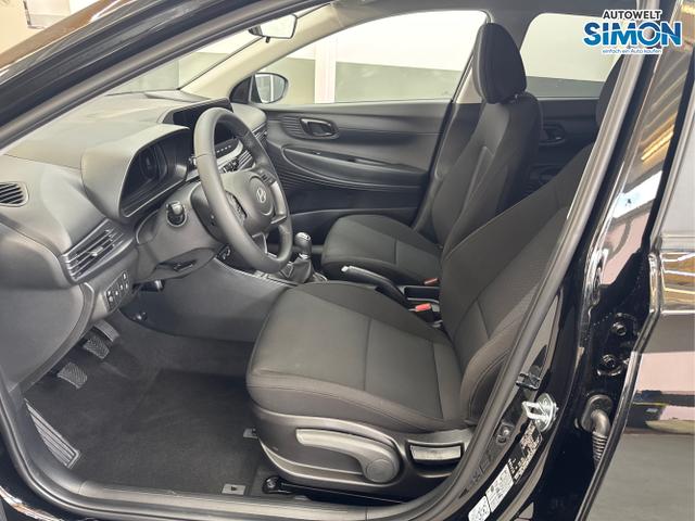 Hyundai / i20 / Schwarz /  /  / WP NAVI RFK TEMPOMAT