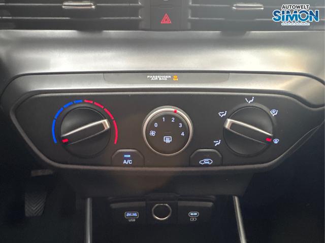 Hyundai / i20 / Schwarz /  /  / WP NAVI RFK TEMPOMAT