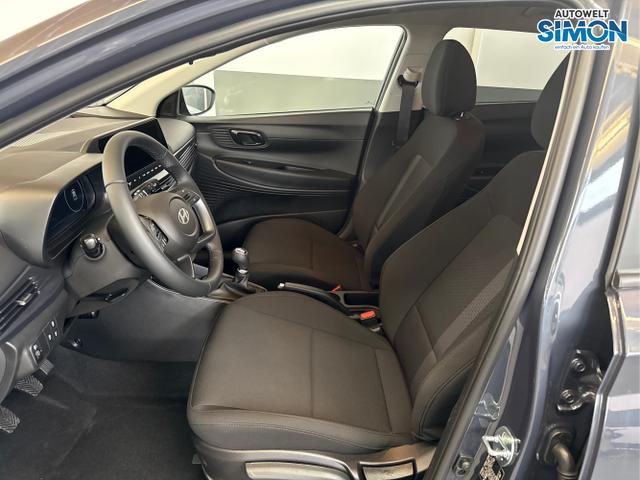 Hyundai / i20 / Grau /  /  / NAVI RFK TEMPOMAT