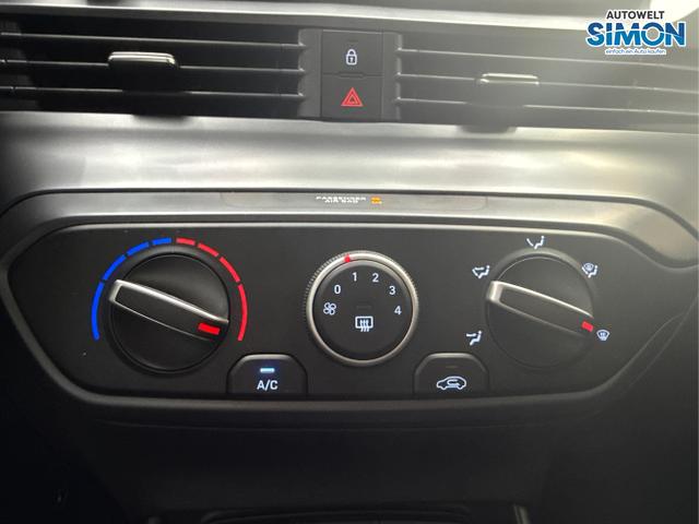 Hyundai / i20 / Grau /  /  / NAVI RFK TEMPOMAT