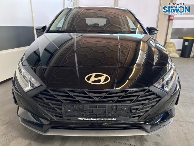 Hyundai / i20 / Schwarz /  /  / NAVI RFK TEMPOMAT