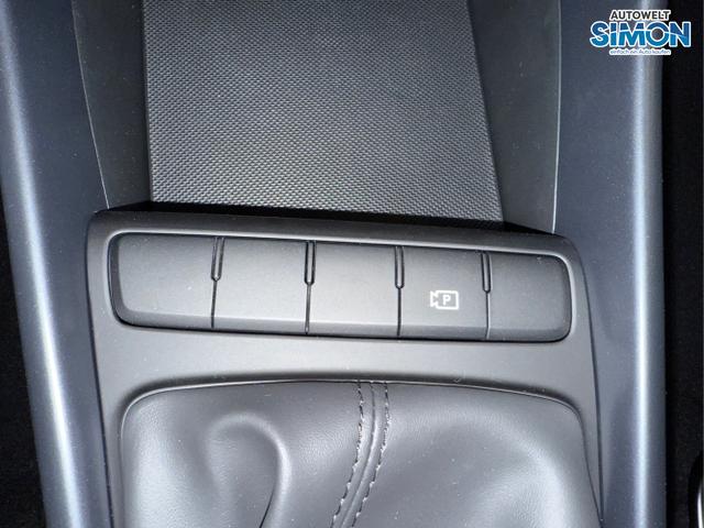 Hyundai / i20 / Schwarz /  /  / NAVI RFK TEMPOMAT