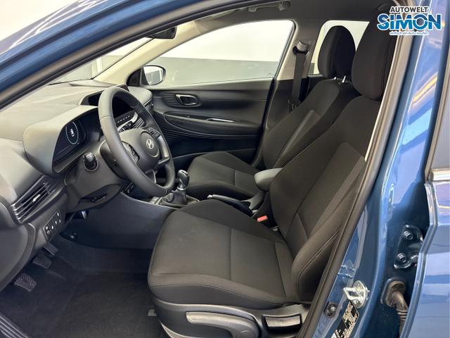 Hyundai / i20 / Blau /  /  / NAVI SHZ LED ALU RFK SHZ KLIMAAUTOMATIK 