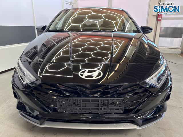 Hyundai / i20 / Schwarz /  /  / NAVI SHZ LED ALU RFK SHZ KLIMAAUTOMATIK 