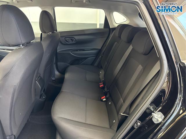 Hyundai / i20 / Schwarz /  /  / NAVI SHZ LED ALU RFK SHZ KLIMAAUTOMATIK 