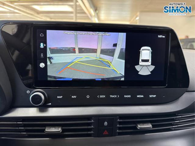 Hyundai / i20 / Schwarz /  /  / NAVI SHZ LED ALU RFK SHZ KLIMAAUTOMATIK 