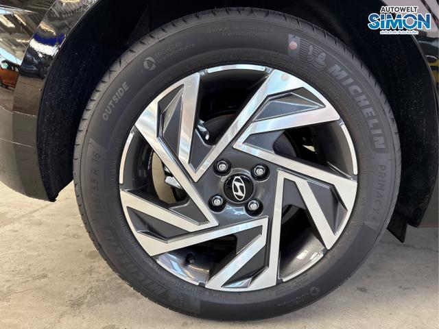 Hyundai / i20 / Schwarz /  /  / NAVI SHZ LED ALU RFK SHZ KLIMAAUTOMATIK 