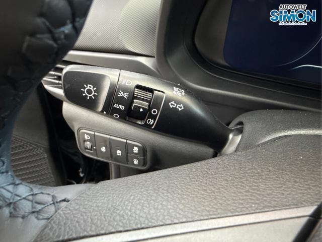 Hyundai / i20 / Schwarz /  /  / NAVI SHZ LED ALU RFK SHZ KLIMAAUTOMATIK 