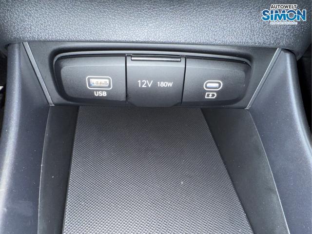 Hyundai / i20 / Schwarz /  /  / NAVI SHZ LED ALU RFK SHZ KLIMAAUTOMATIK 