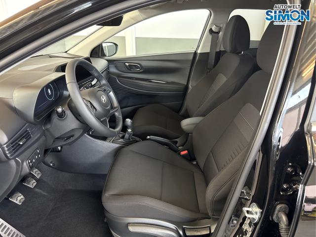Hyundai / BAYON / Schwarz /  /  / NAVI SHZ RFK PDC KLIMAAUTOMATIK Licht/Regensensor