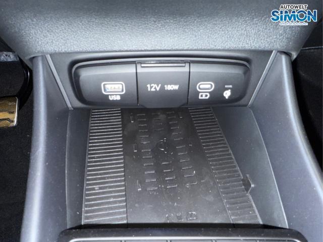 Hyundai / BAYON / Schwarz /  /  / NAVI SHZ RFK PDC KLIMAAUTOMATIK Licht/Regensensor