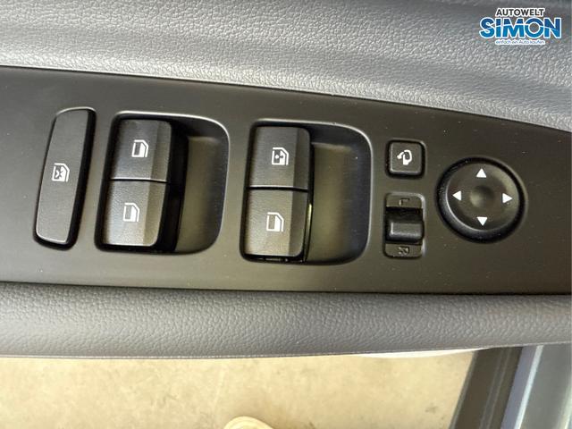 Hyundai / BAYON / Blau /  /  / DCT ACC SmartSense PLUS NAVI SHZ RFK PDC KLIMAAUTOMATIK