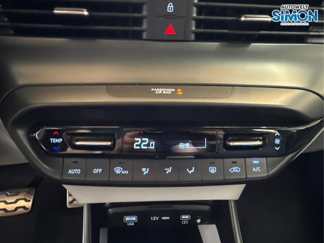 Hyundai / BAYON / Blau /  /  / DCT ACC SmartSense PLUS NAVI SHZ RFK PDC KLIMAAUTOMATIK