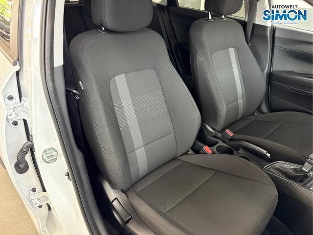 Hyundai / i20 / Weiß /  /  / DCT WP KLIMAAUTOMATIK NAVI RFK TEMPOMAT