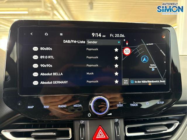 Hyundai / i30 / Rot /  /  / EDITION NAVI SHZ KLIMAAUTOMATIK RFK LED PDC v+h