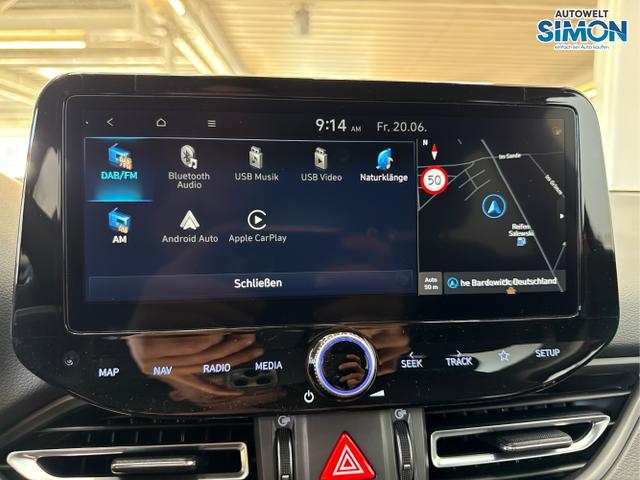 Hyundai / i30 / Rot /  /  / EDITION NAVI SHZ KLIMAAUTOMATIK RFK LED PDC v+h