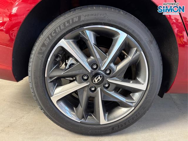 Hyundai / i30 / Rot /  /  / EDITION NAVI SHZ KLIMAAUTOMATIK RFK LED PDC v+h