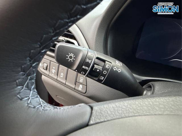 Hyundai / i30 / Rot /  /  / EDITION NAVI SHZ KLIMAAUTOMATIK RFK LED PDC v+h