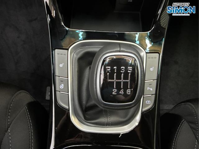 Hyundai / i30 / Rot /  /  / EDITION NAVI SHZ KLIMAAUTOMATIK RFK LED PDC v+h