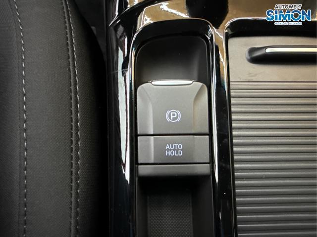 Hyundai / i30 / Rot /  /  / EDITION NAVI SHZ KLIMAAUTOMATIK RFK LED PDC v+h