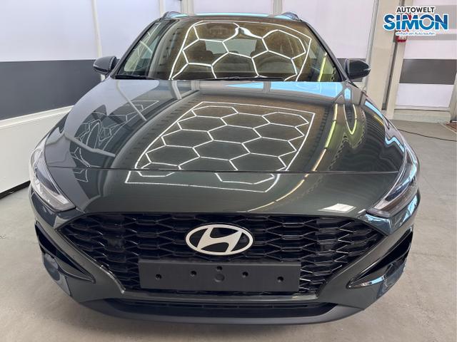 Hyundai / i30 / Grün /  /  / EDITION NAVI SHZ KLIMAAUTOMATIK RFK LED PDC v+h