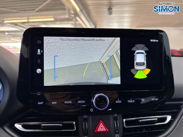 Hyundai / i30 / Grün /  /  / EDITION NAVI SHZ KLIMAAUTOMATIK RFK LED PDC v+h